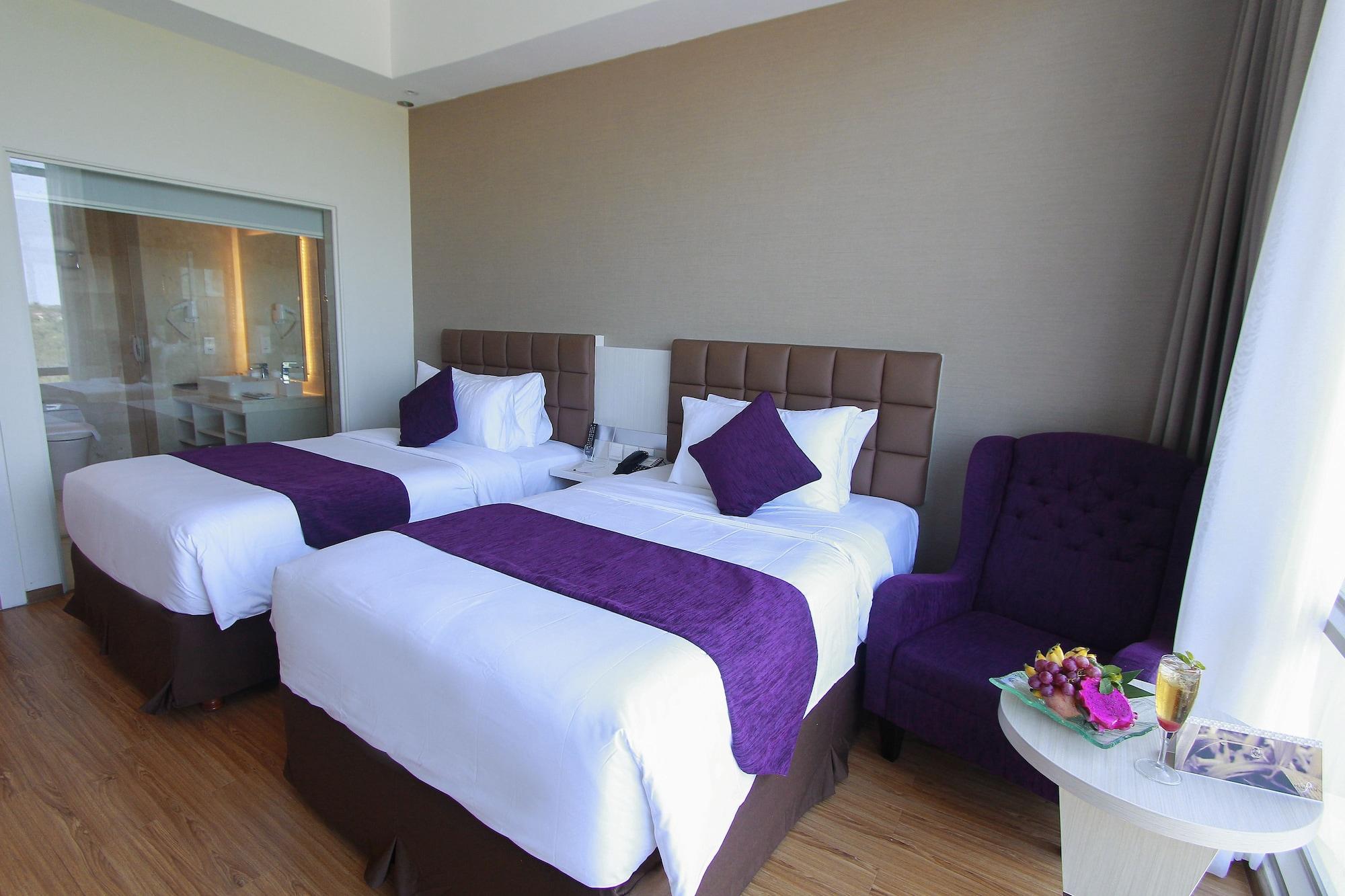 Platinum Hotel & Convention Hall Balikpapan Buitenkant foto