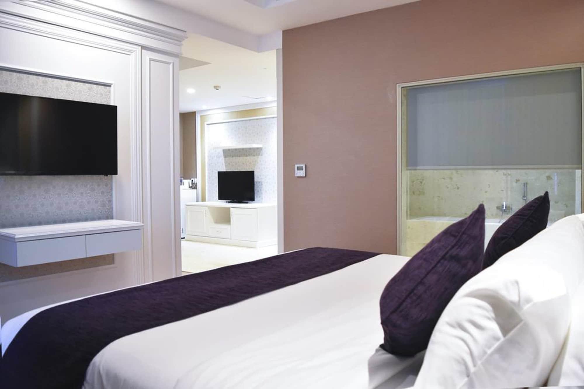 Platinum Hotel & Convention Hall Balikpapan Buitenkant foto