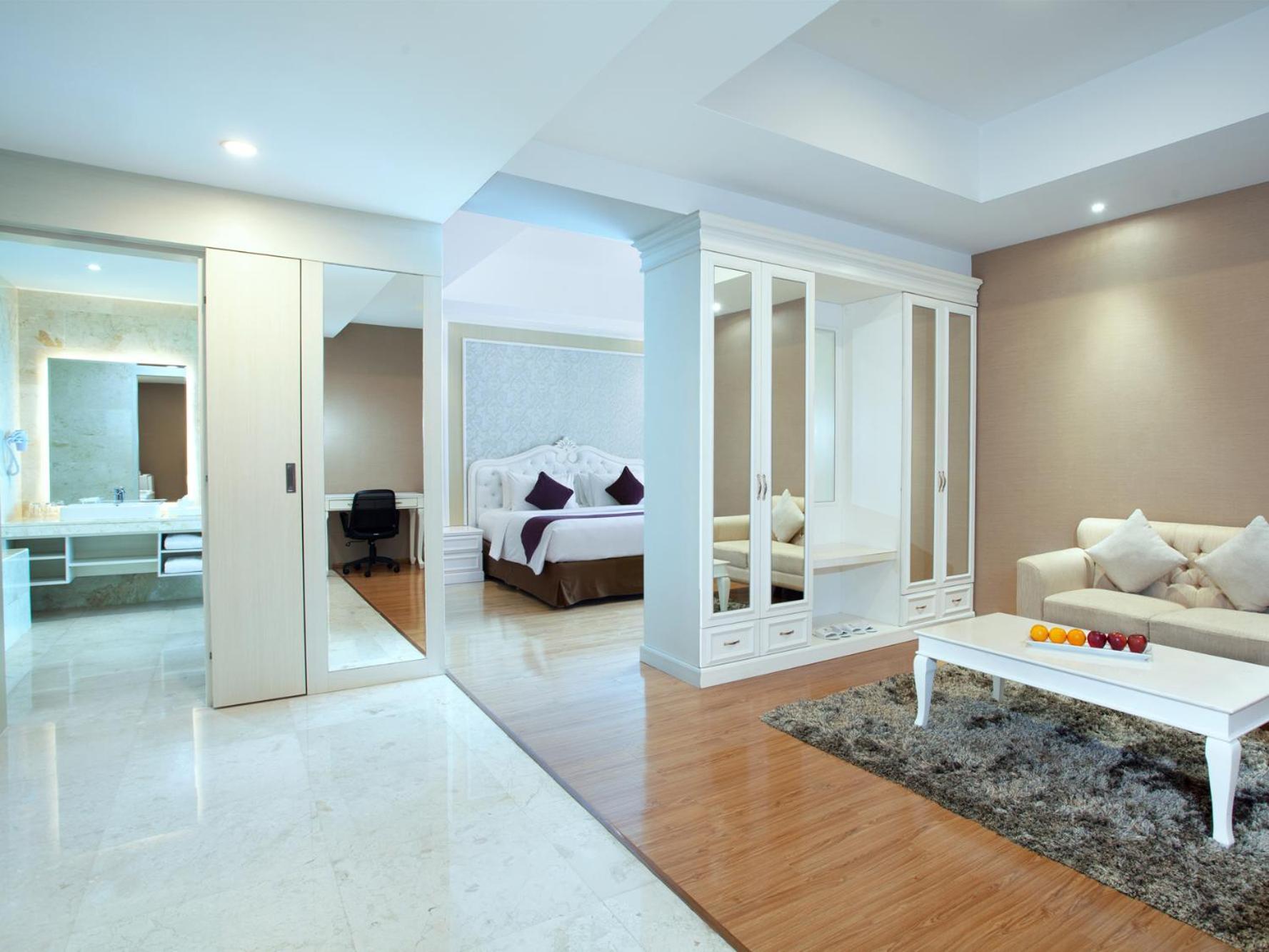 Platinum Hotel & Convention Hall Balikpapan Buitenkant foto