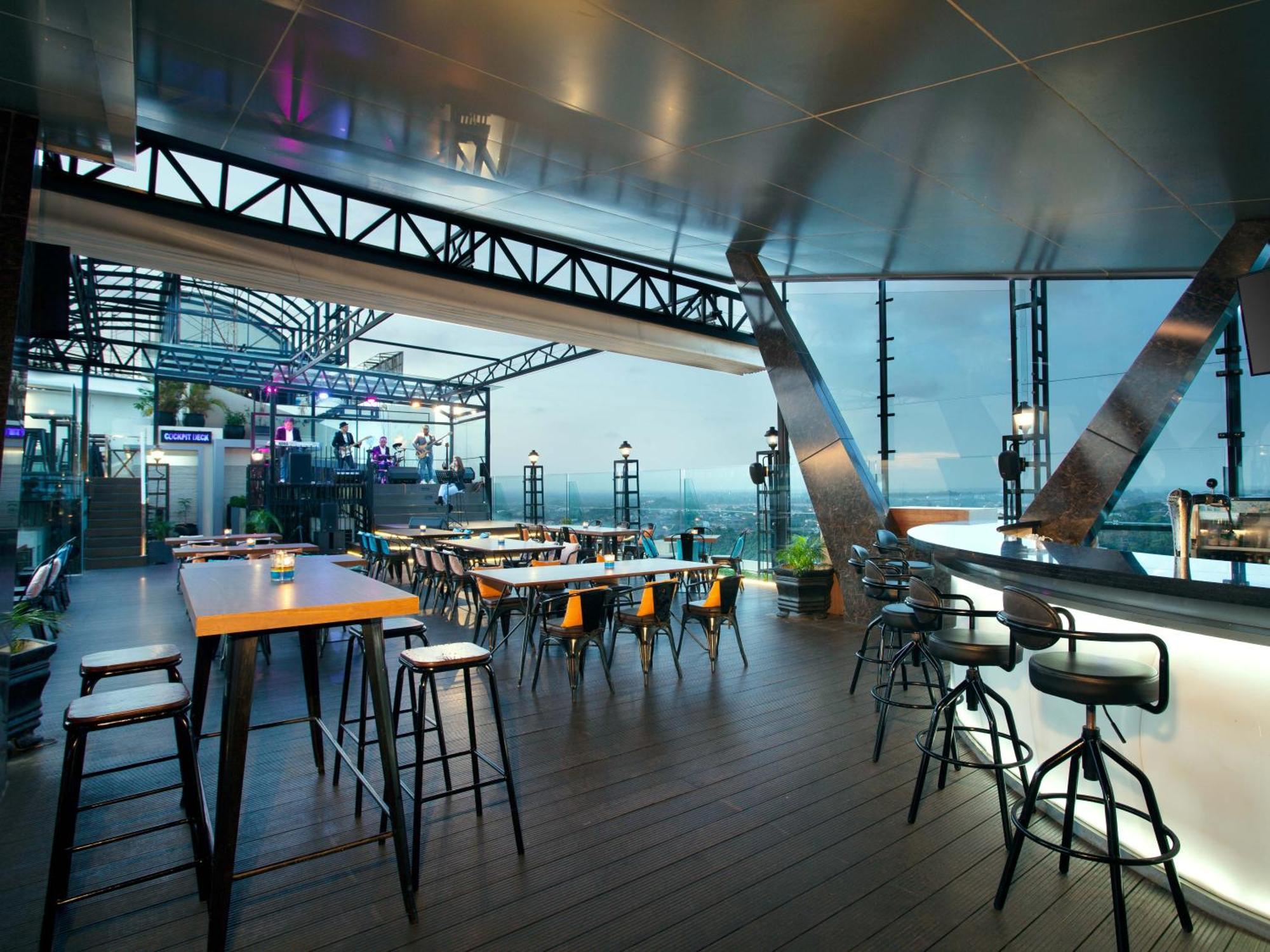 Platinum Hotel & Convention Hall Balikpapan Buitenkant foto