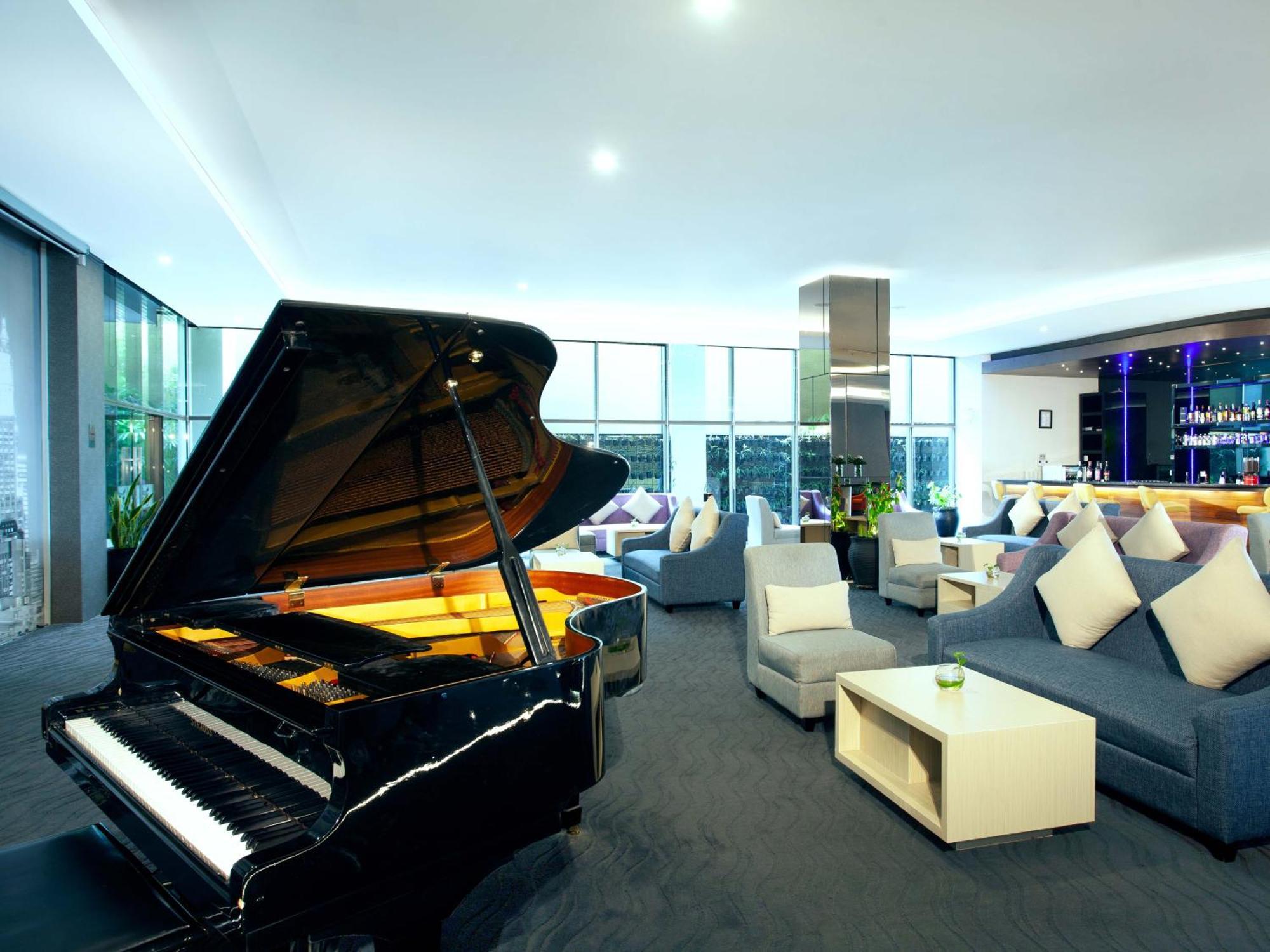 Platinum Hotel & Convention Hall Balikpapan Buitenkant foto