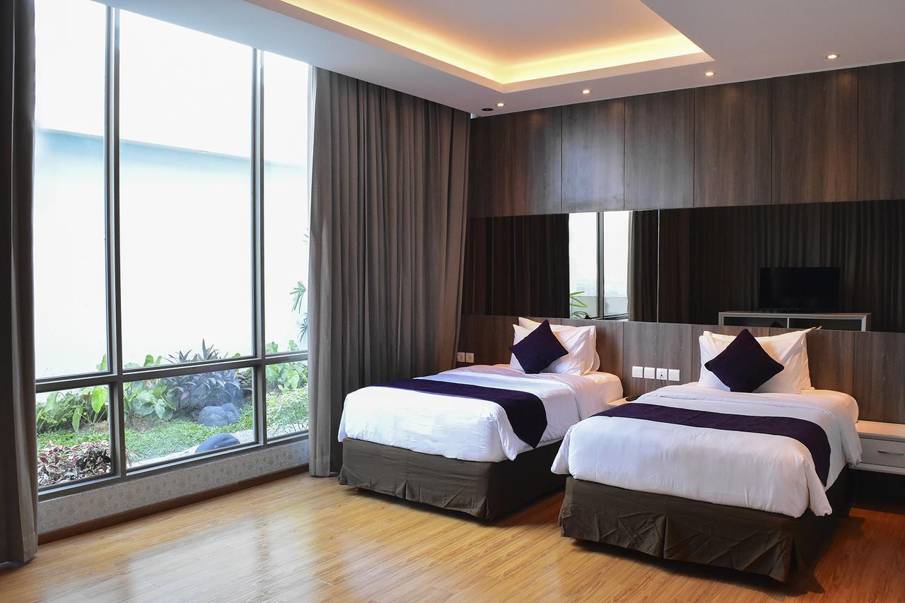 Platinum Hotel & Convention Hall Balikpapan Buitenkant foto