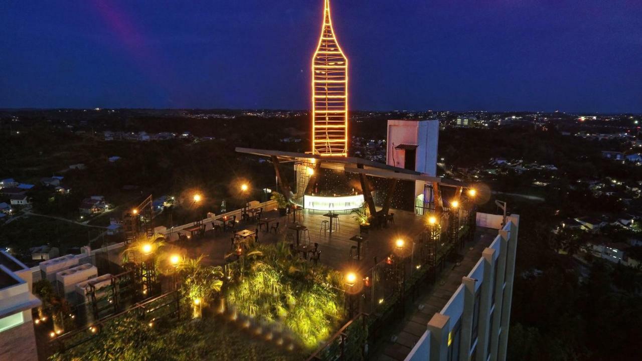 Platinum Hotel & Convention Hall Balikpapan Buitenkant foto